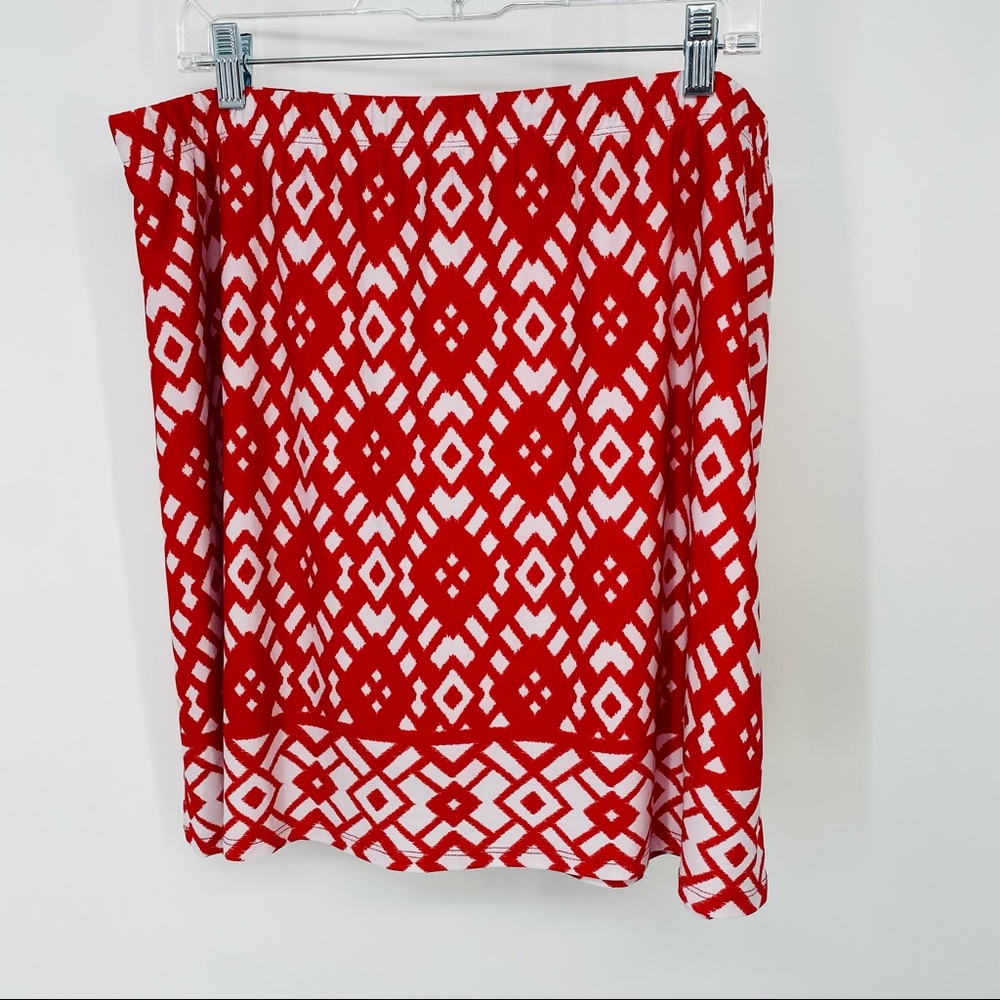 Susan Graver Red and White Geometric Skort